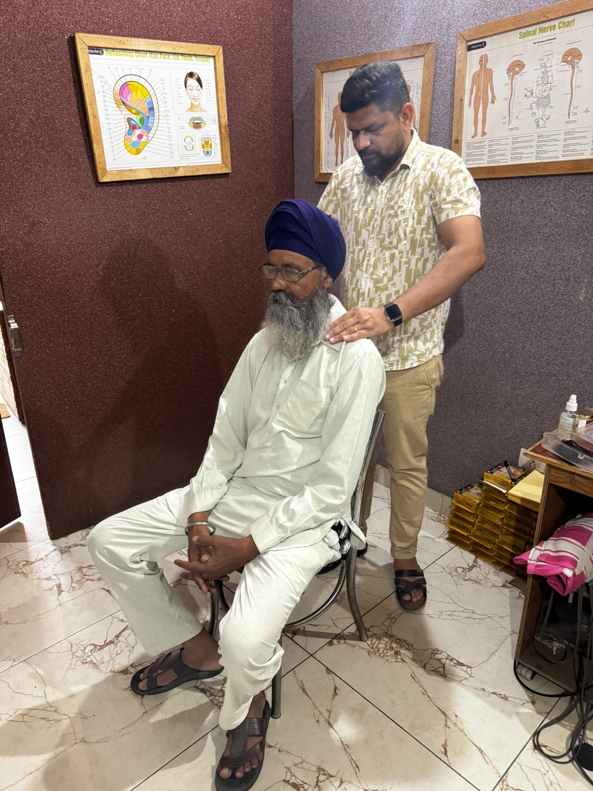Acupressure treatment at Basra Clinic